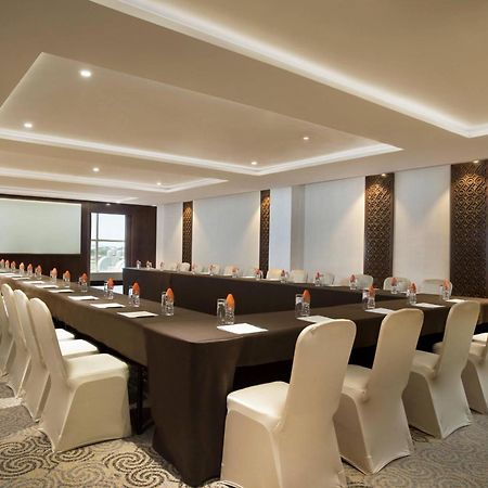 Four Points By Sheraton Makassar Esterno foto