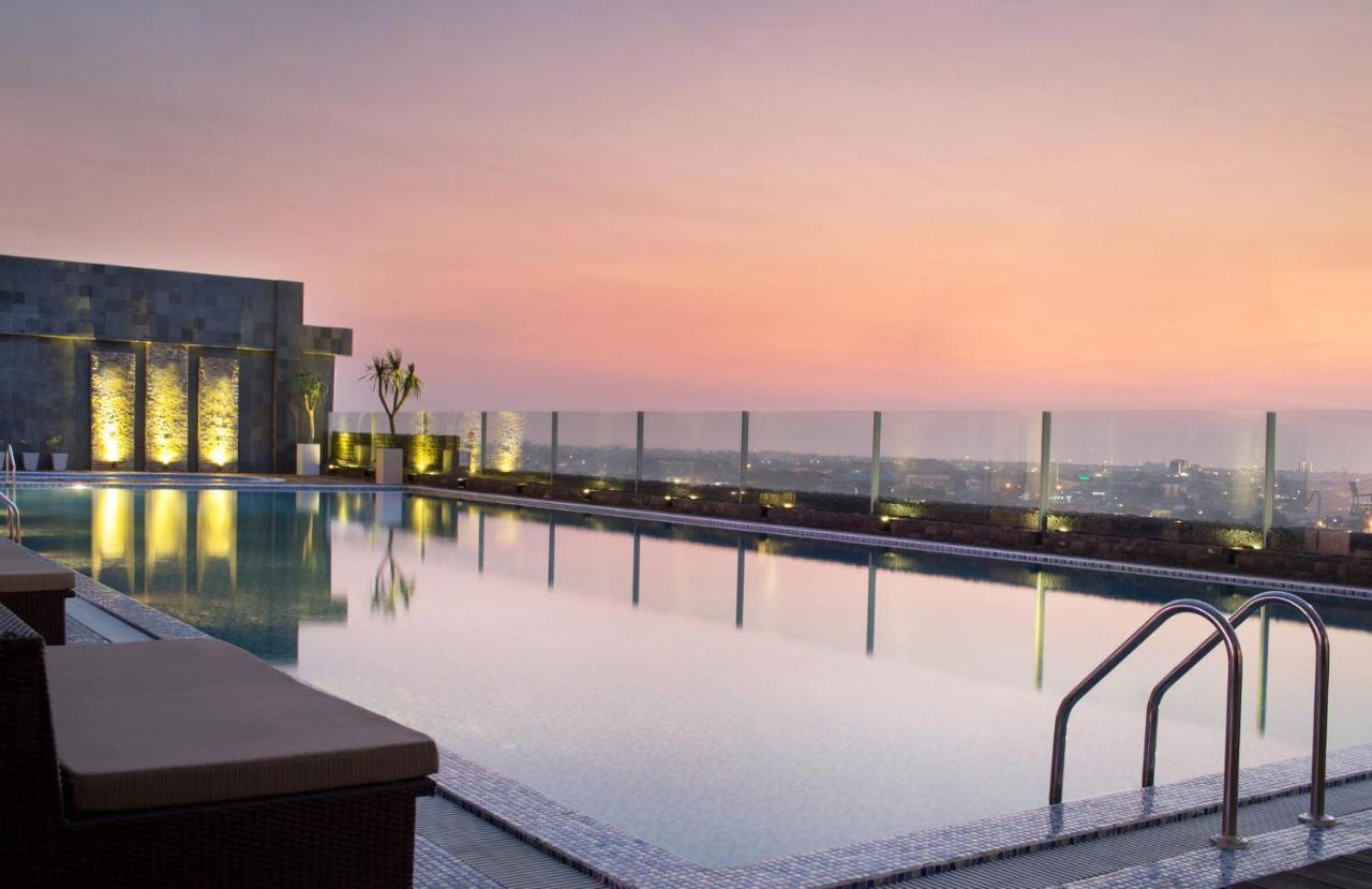 Four Points By Sheraton Makassar Esterno foto