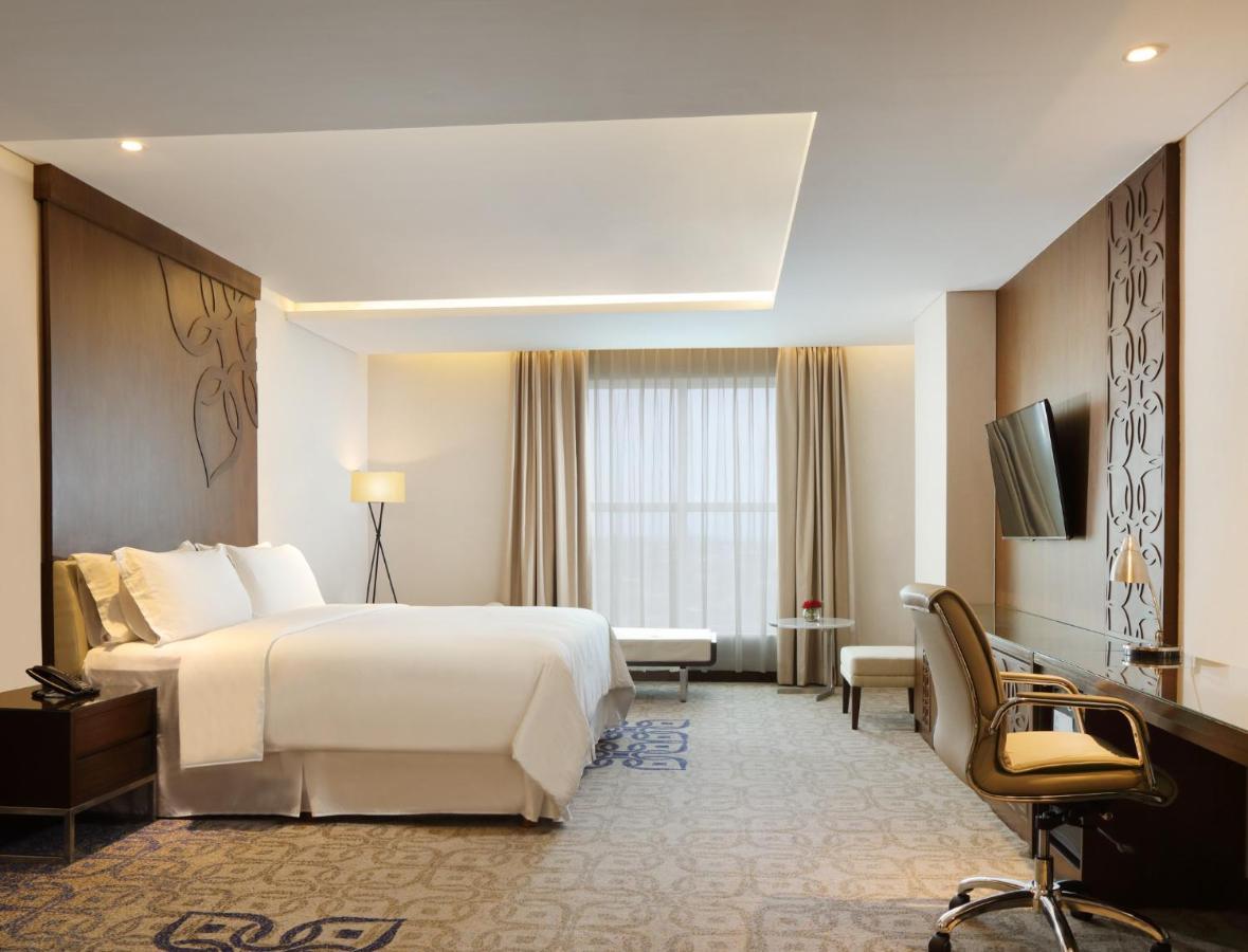 Four Points By Sheraton Makassar Esterno foto