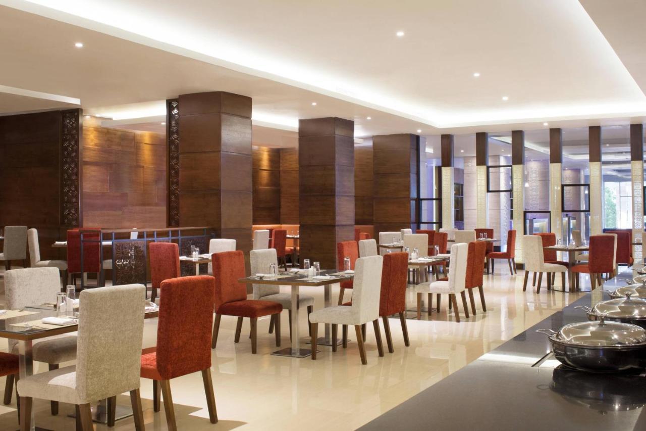 Four Points By Sheraton Makassar Esterno foto