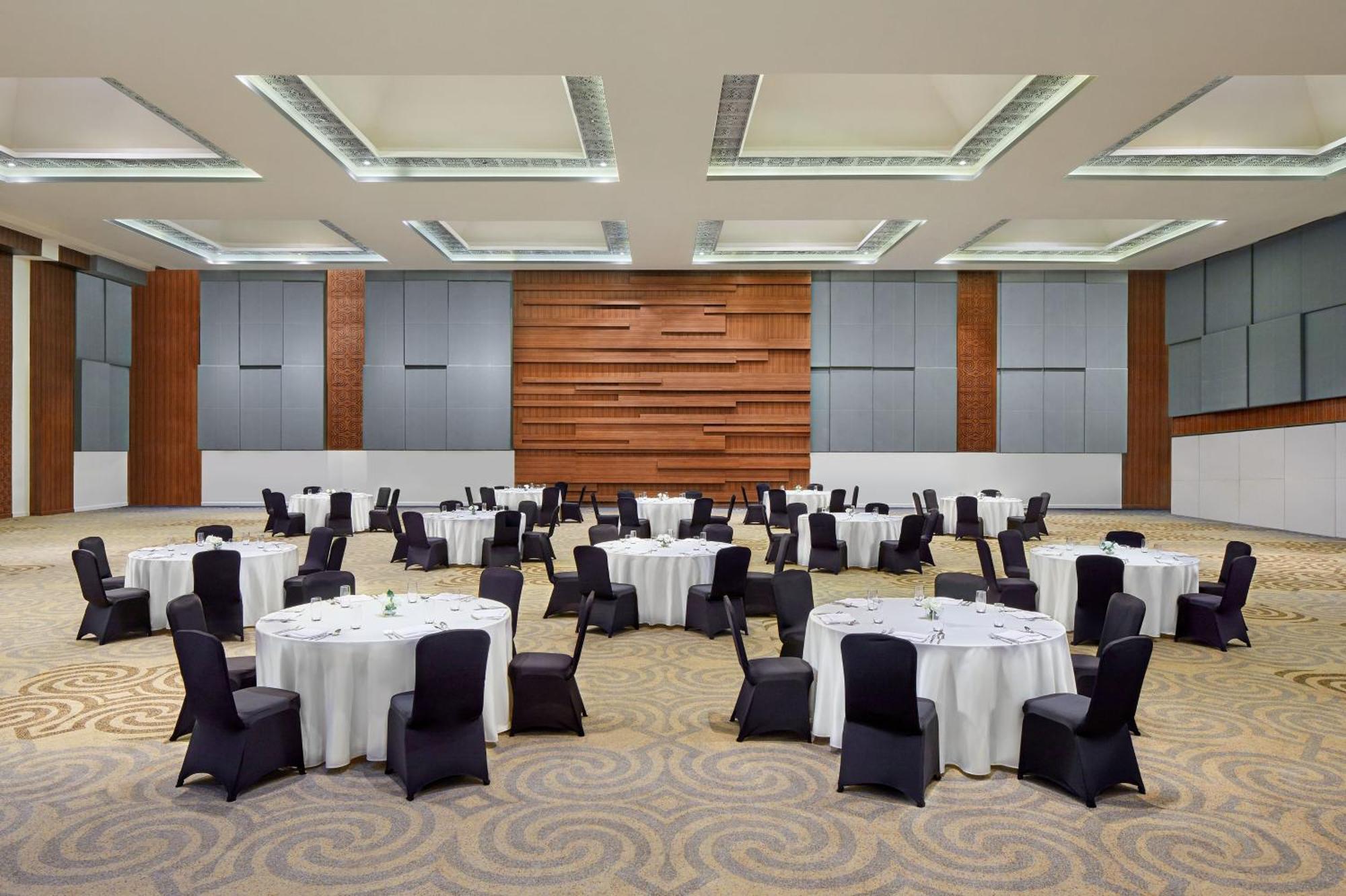 Four Points By Sheraton Makassar Esterno foto