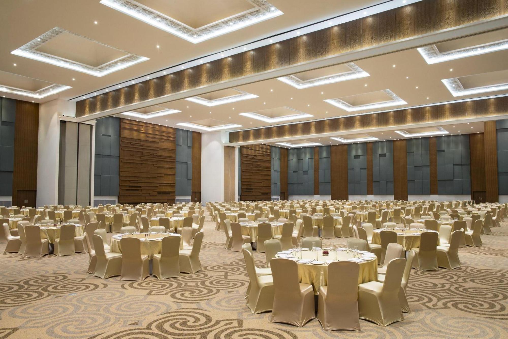 Four Points By Sheraton Makassar Esterno foto