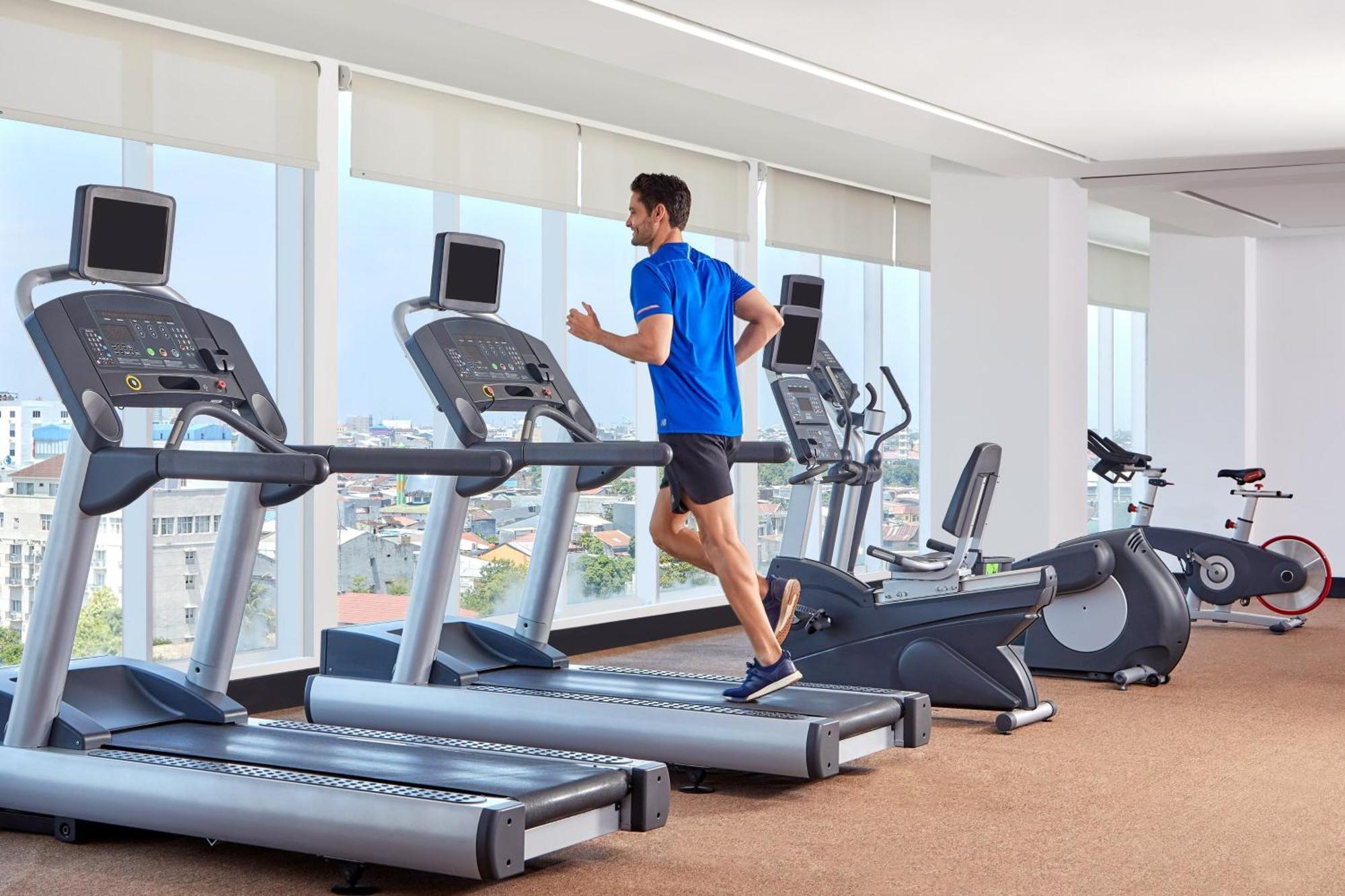 Four Points By Sheraton Makassar Esterno foto