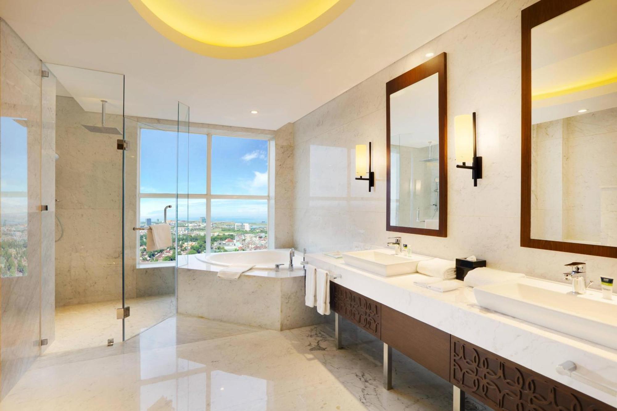 Four Points By Sheraton Makassar Esterno foto