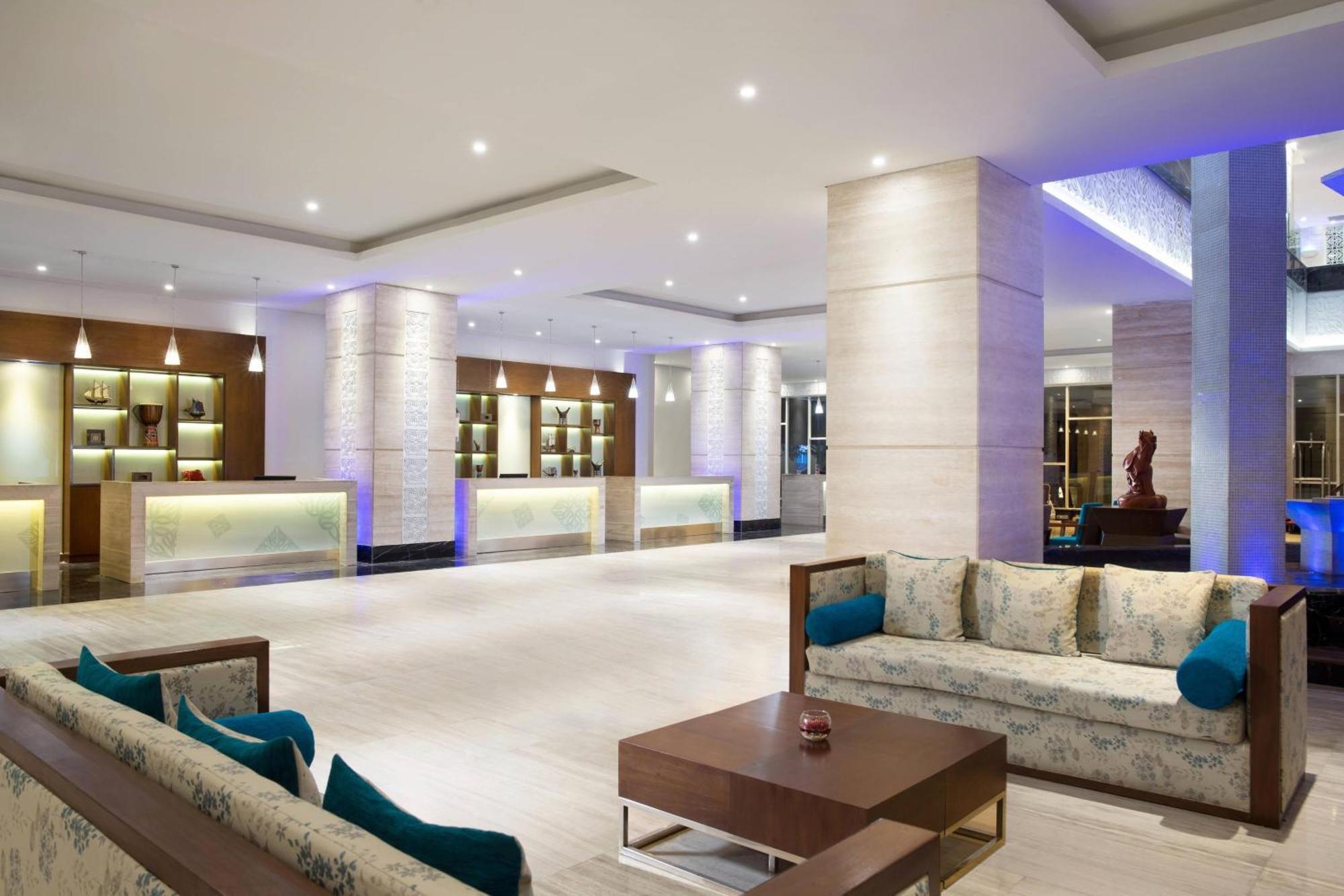 Four Points By Sheraton Makassar Esterno foto